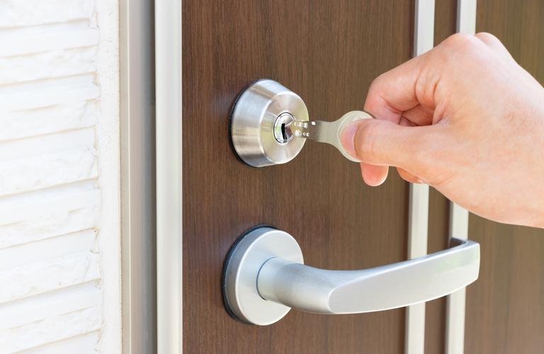 地域密着で安いだけでなく丁寧な鍵開けを行っております | 静岡の鍵屋なら誠実なKind Key Service 優鍵